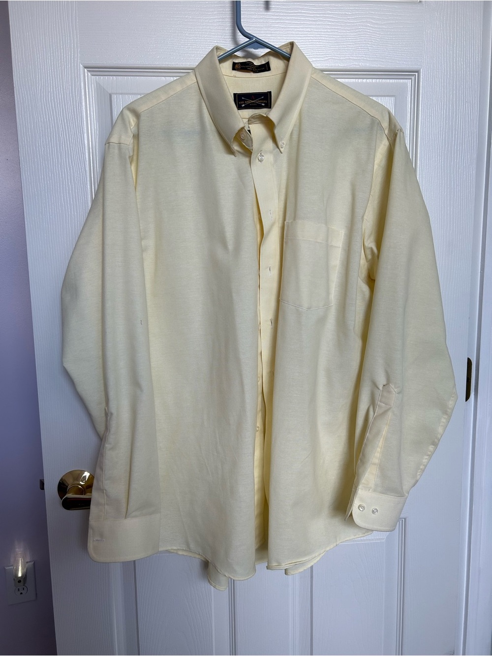 Men's Pale Yellow Long-Sleeve Button-Down Dress Shirt
